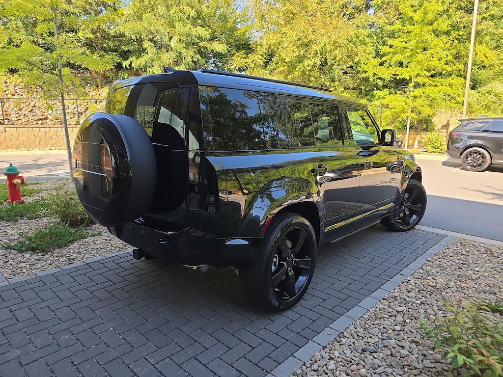 New 2026 Land Rover Defender 110 X-Dynamic SE SUV