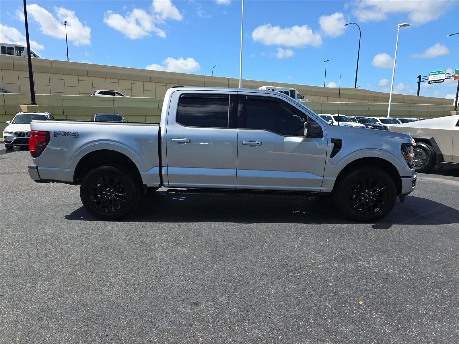 2025 Ford F-150 XLT photo 3