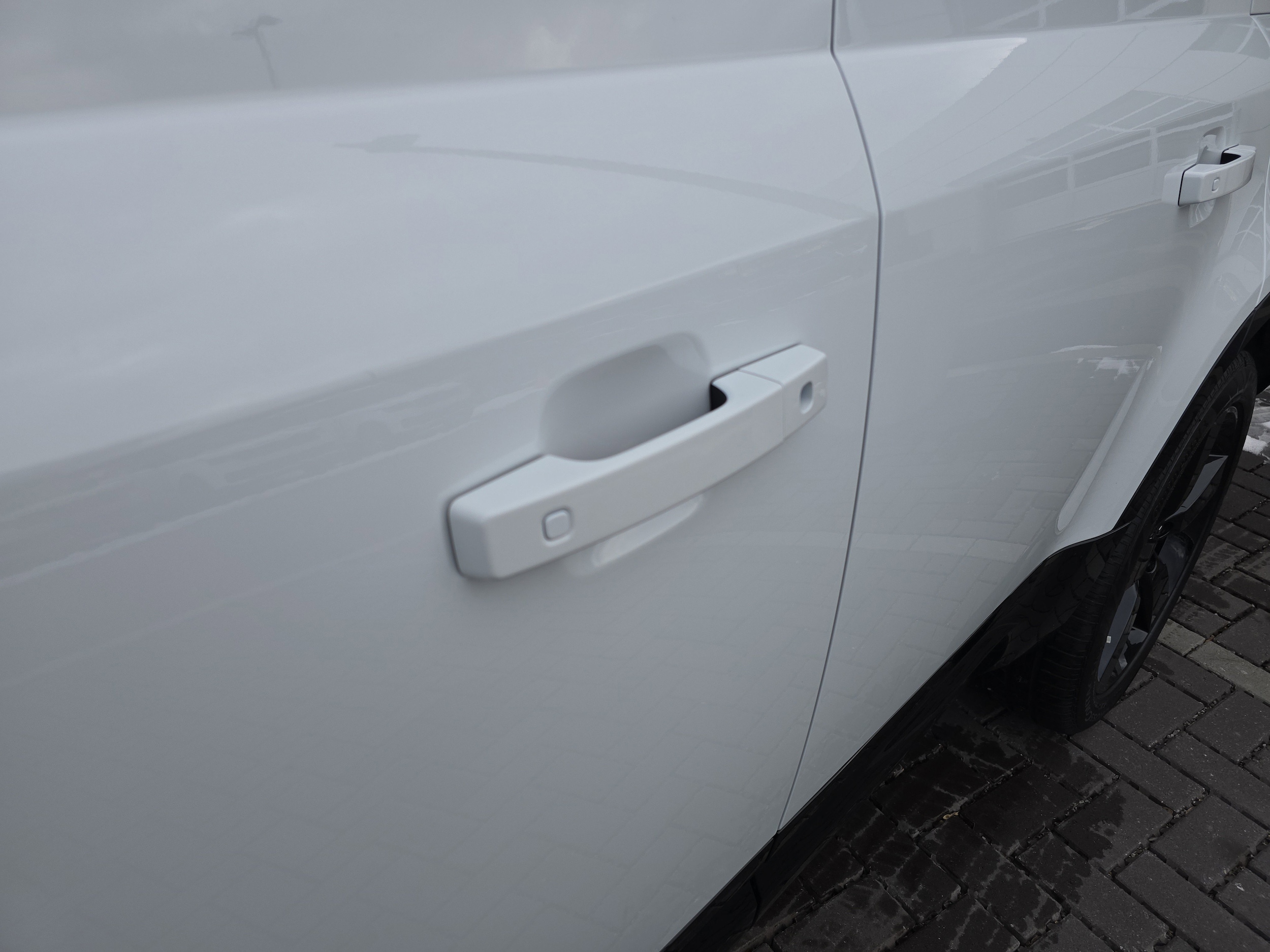 2026 Land Rover Defender X-Dynamic SE - Photo 13