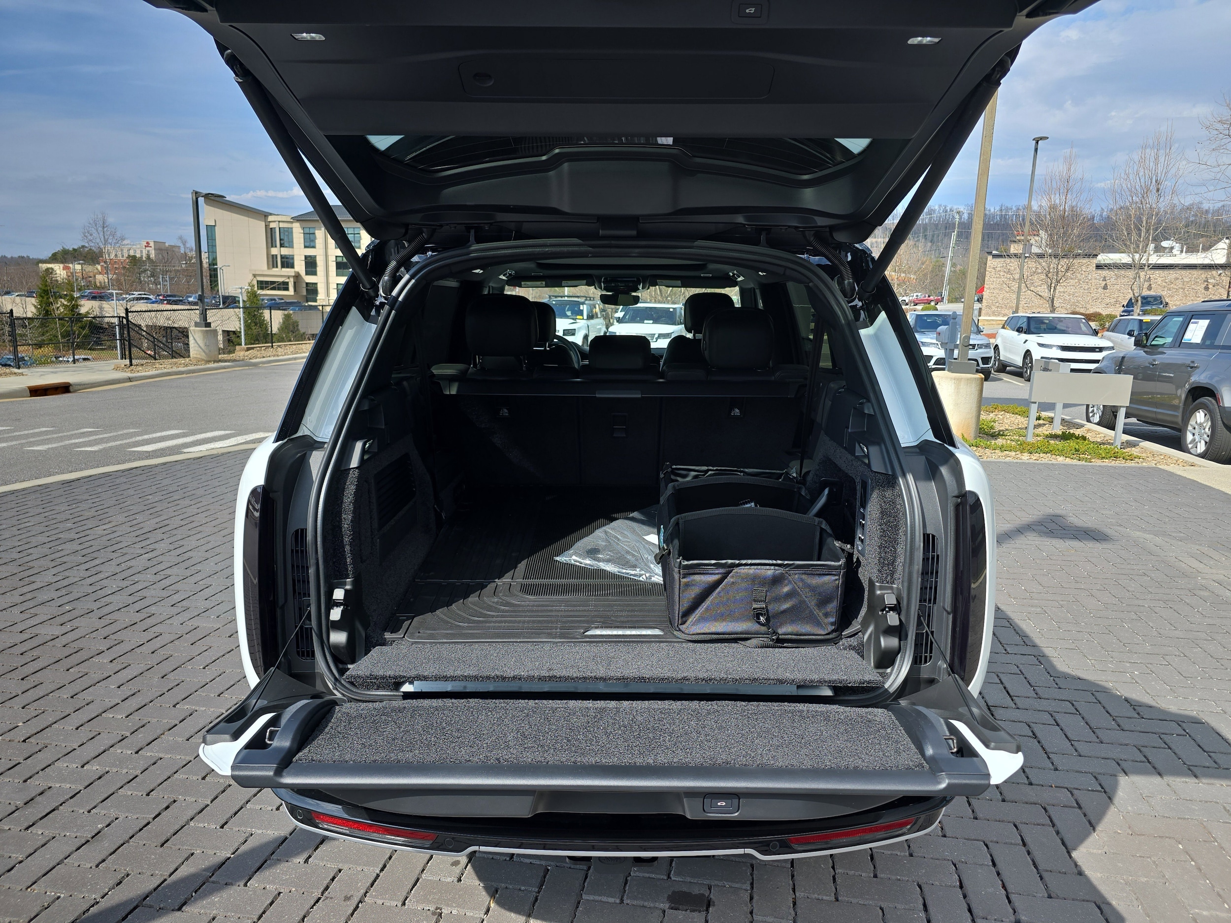 2026 Land Rover Range Rover SE - Photo 7