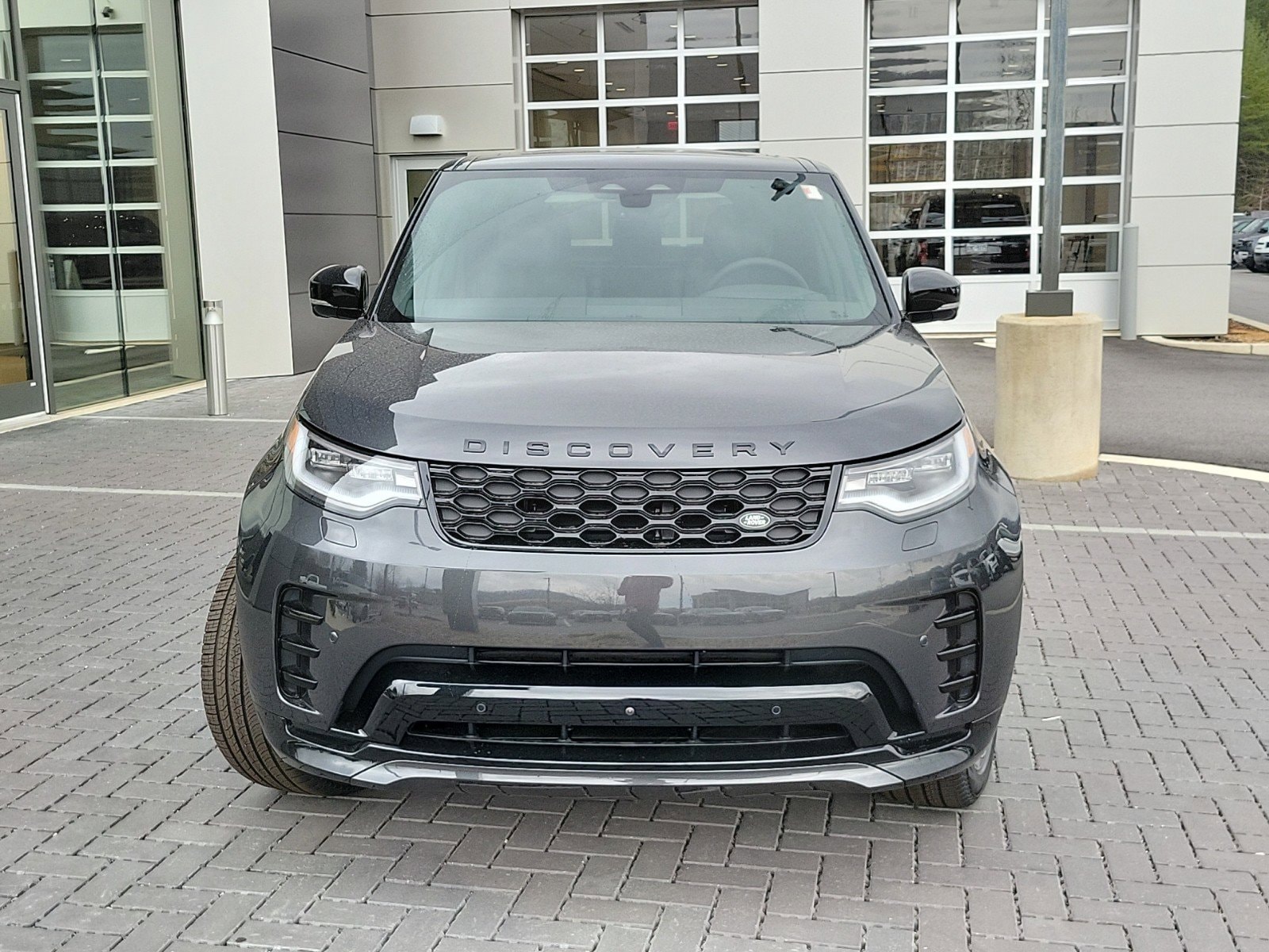 Used 2024 Land Rover Discovery Dynamic SE with VIN SALRL2EX5R2493037 for sale in Arden, NC