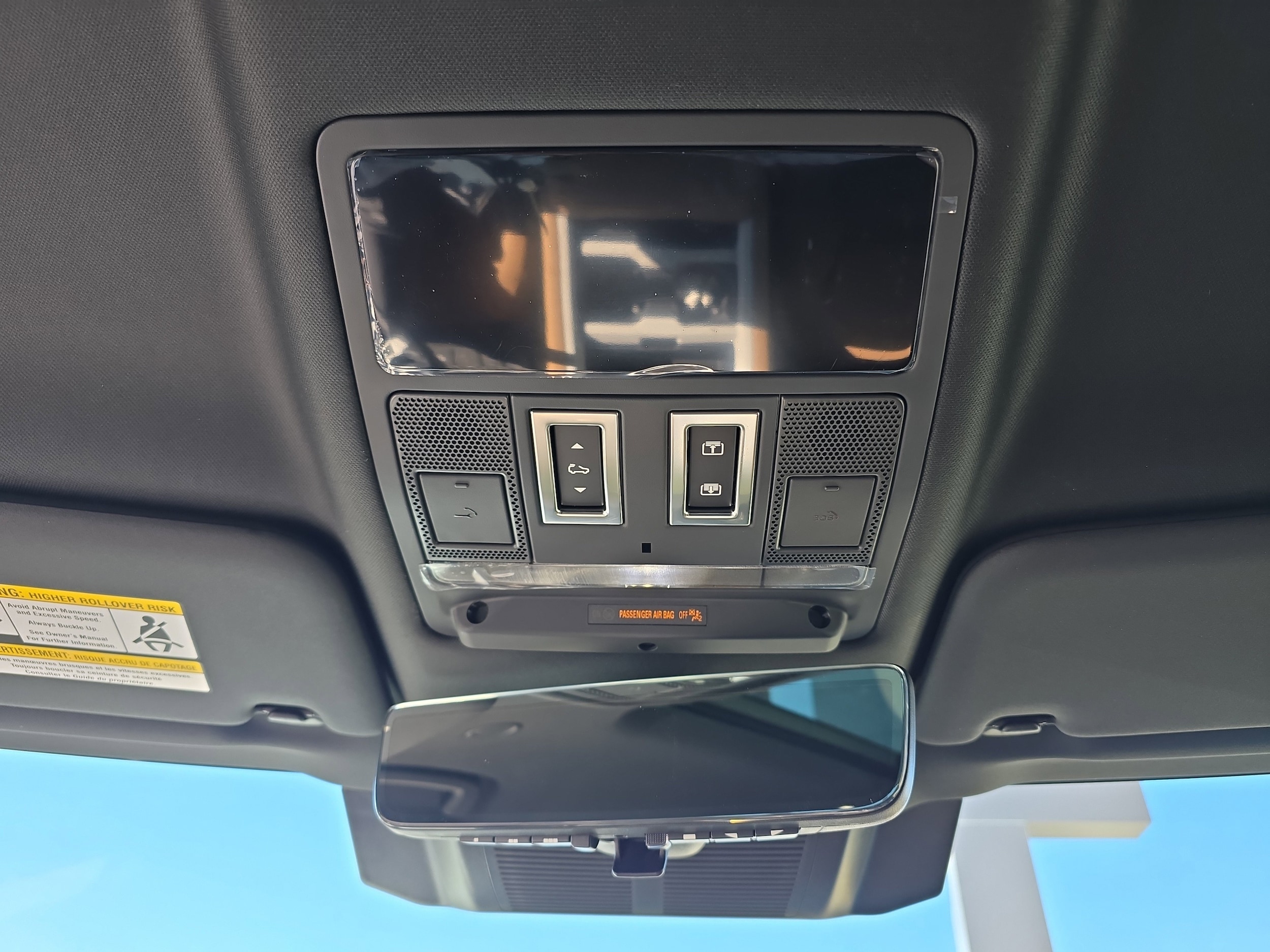 2026 Land Rover Defender X-Dynamic SE - Photo 24