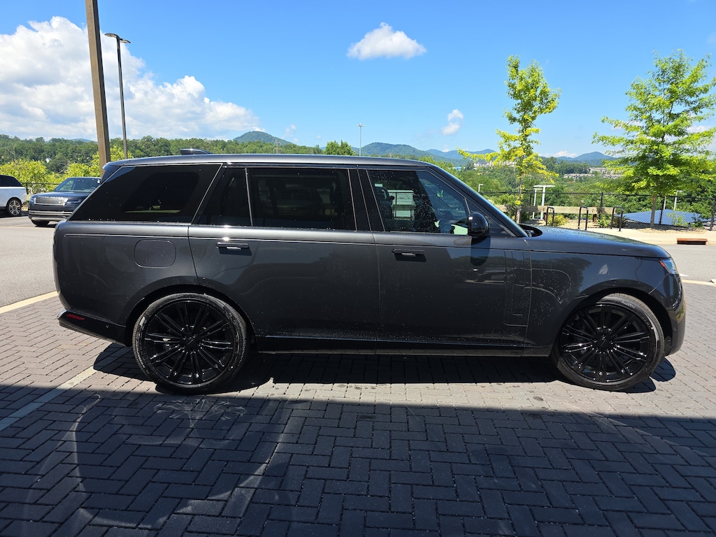 New 2026 Land Rover Range Rover SE 7 Seats SUV