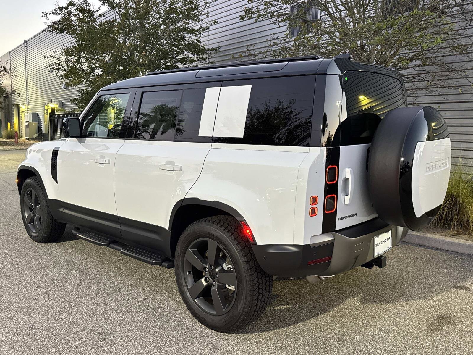 2026 Land Rover Defender 110 S photo 3