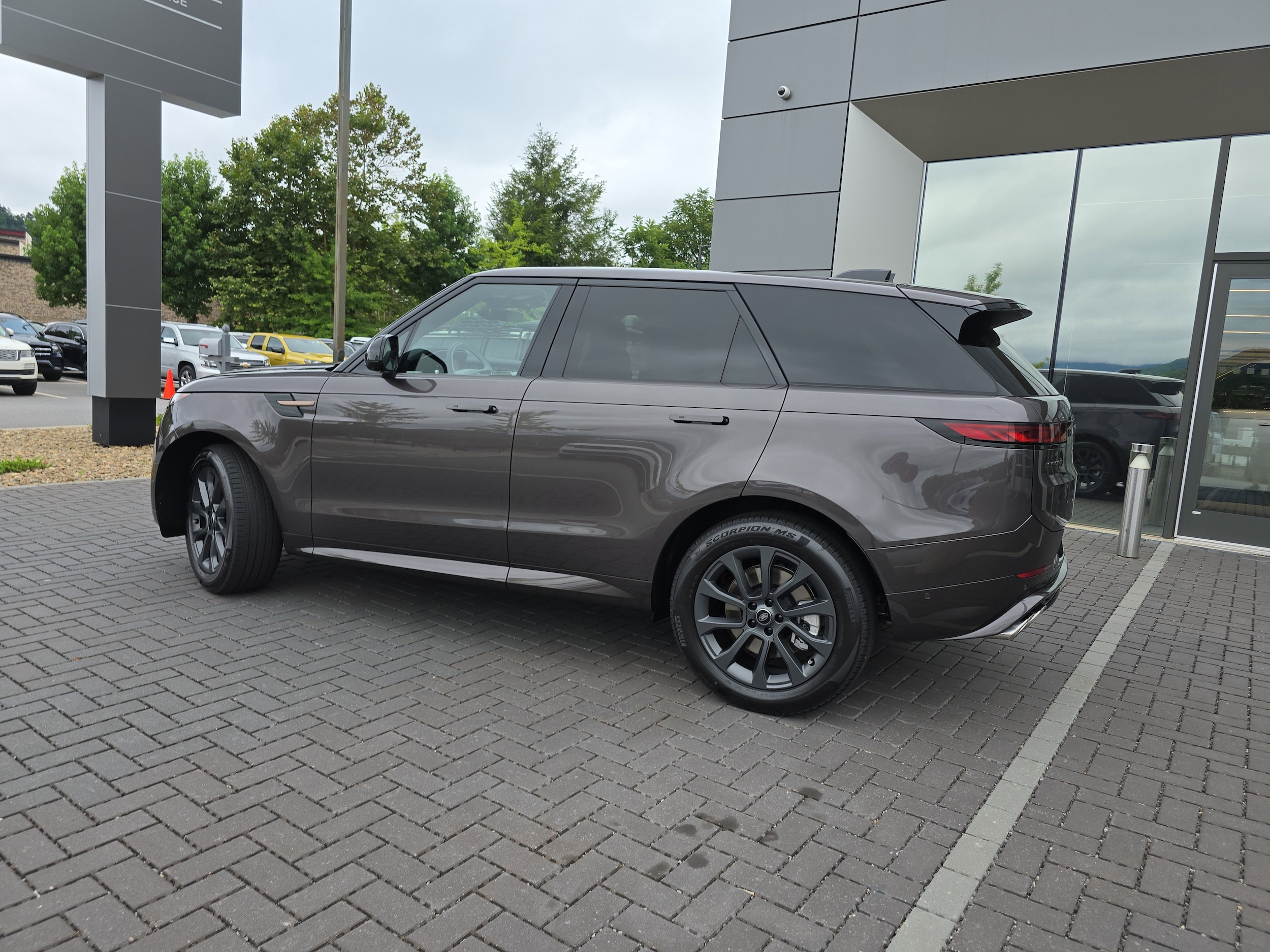 2025 Land Rover Range Rover Sport Dynamic SE - Photo 9