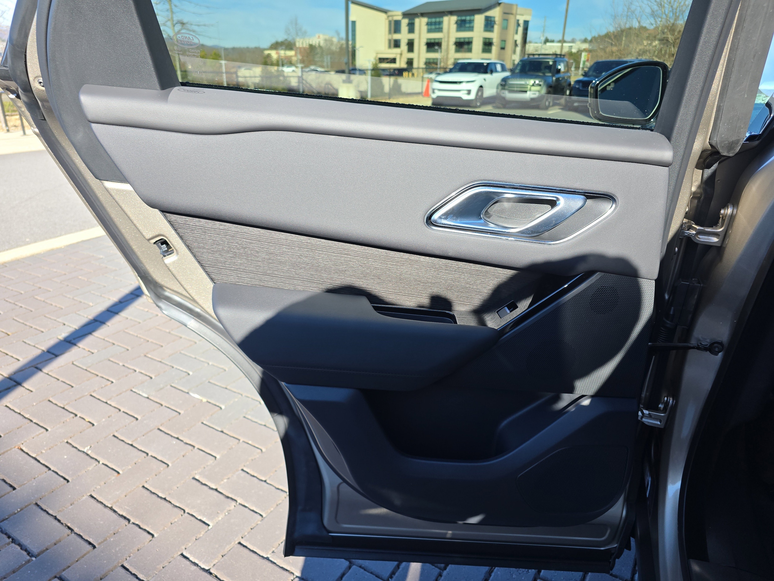 2026 Land Rover Range Rover Velar Dynamic SE - Photo 15