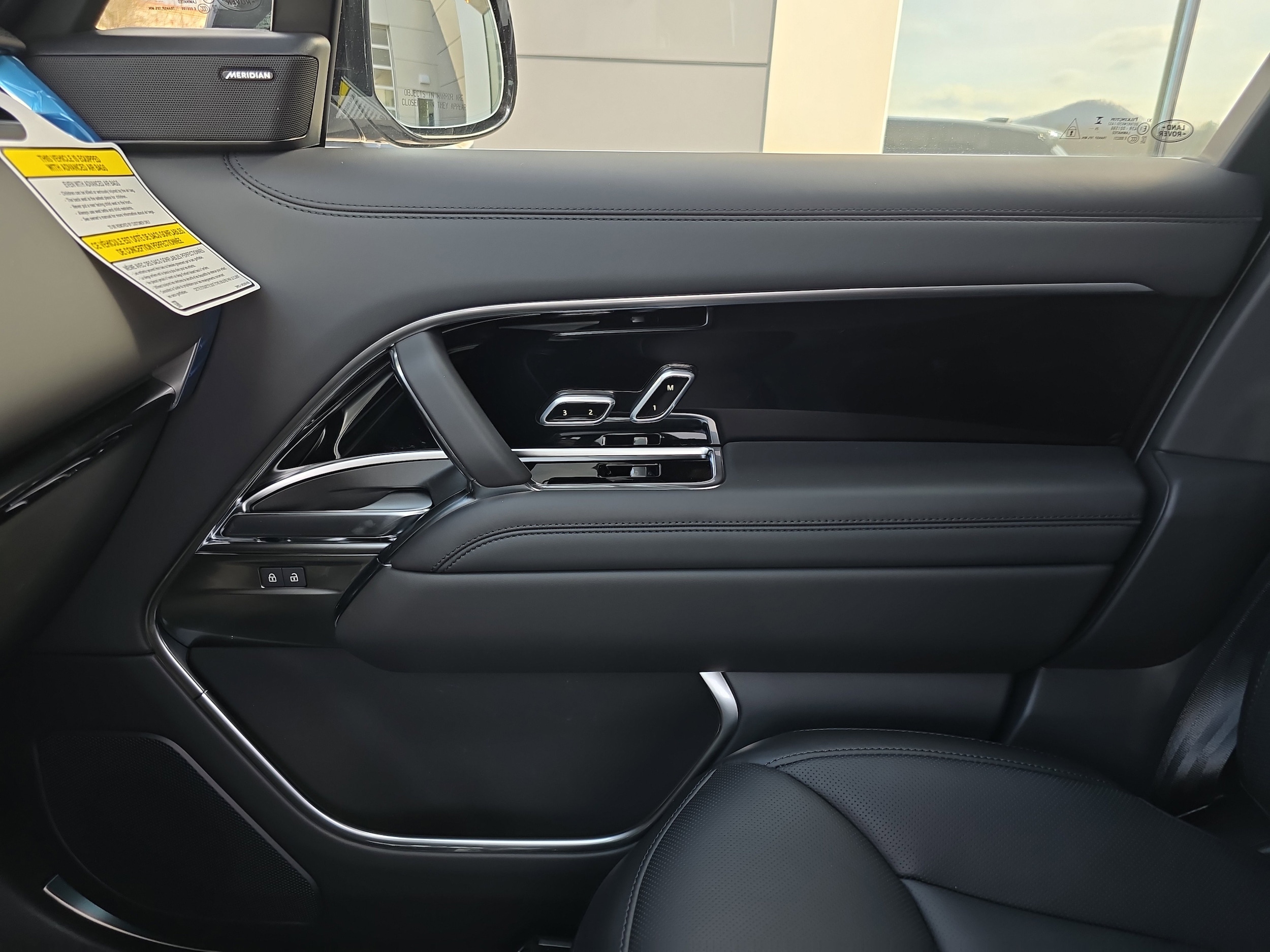 2026 Land Rover Range Rover SE - Photo 24