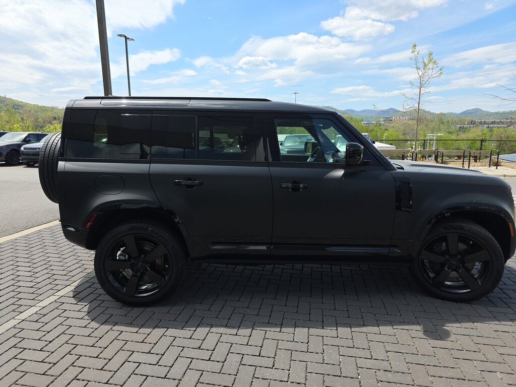 Used 2026 Land Rover Defender X-Dynamic SE 110 P400 X-Dynamic SE