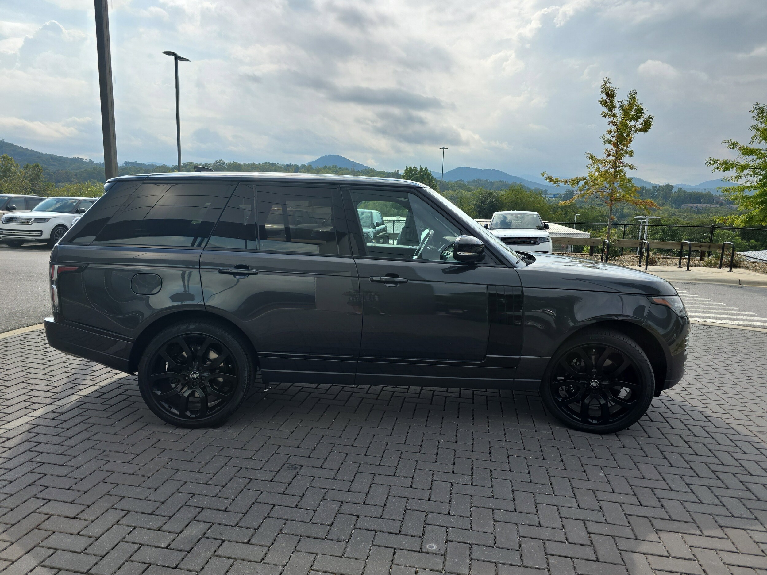 2022 Land Rover Range Rover HSE Westminster Edition photo 3