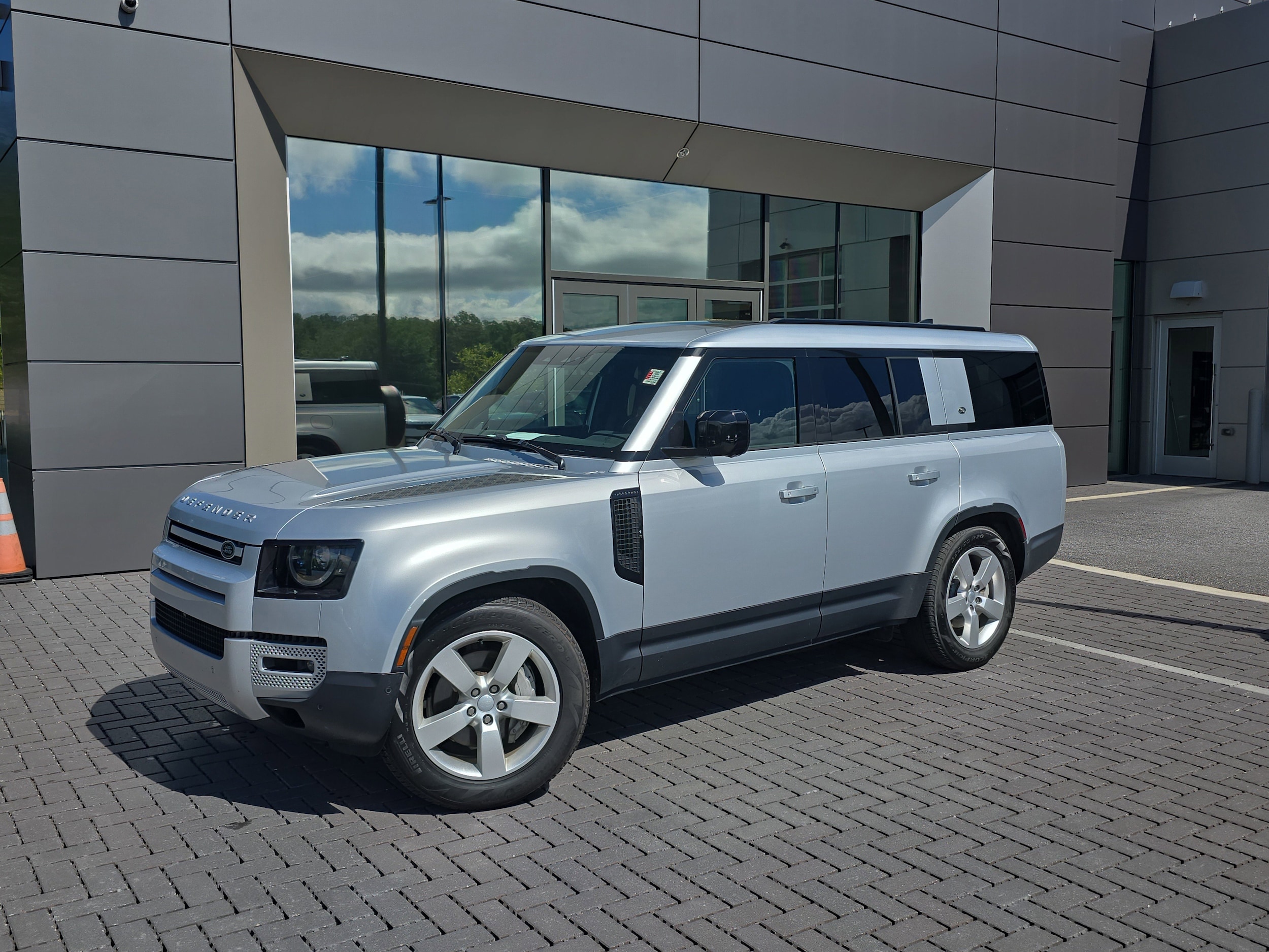 2023 Land Rover Defender