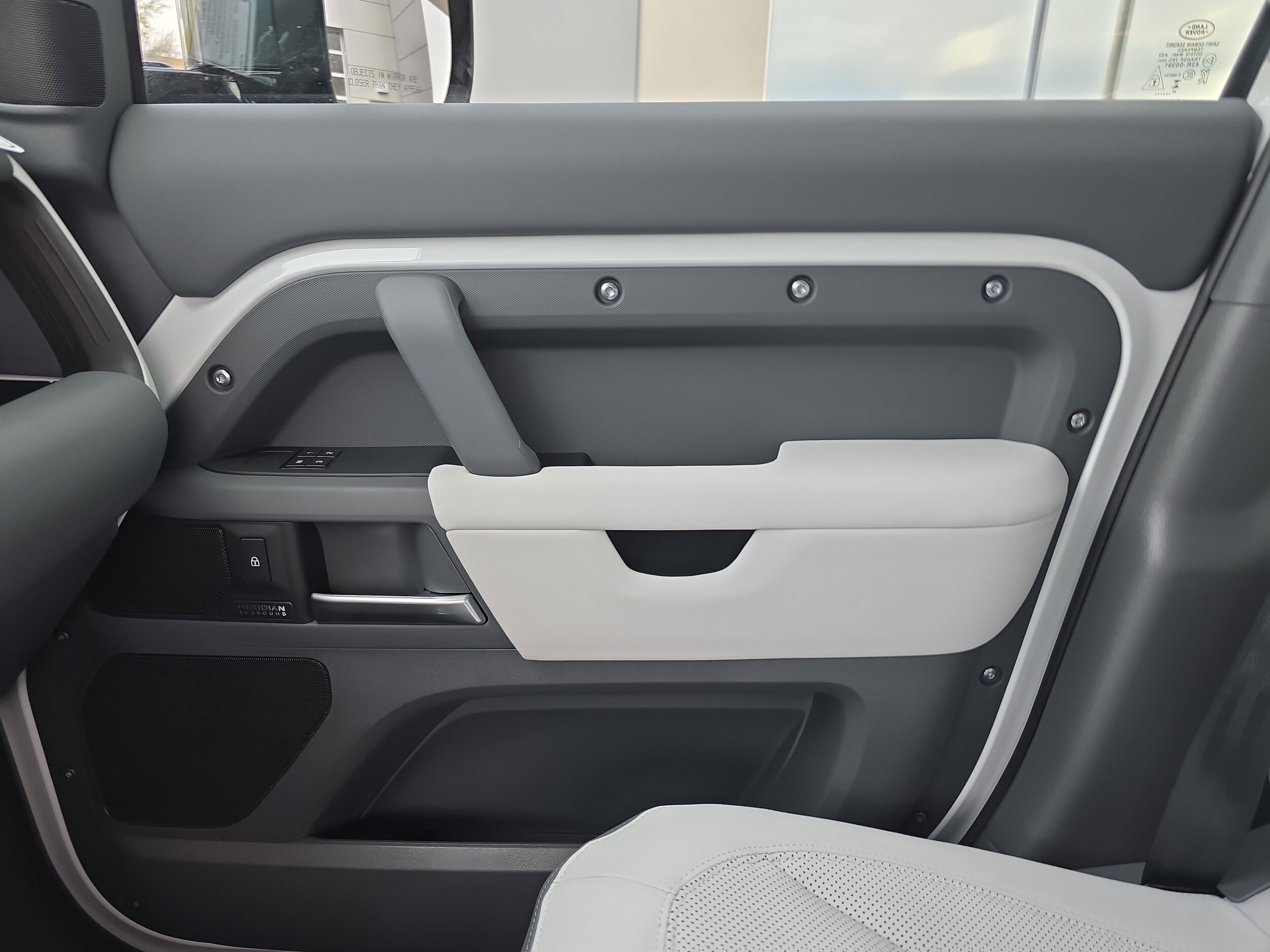 2026 Land Rover Defender X-Dynamic SE - Photo 24
