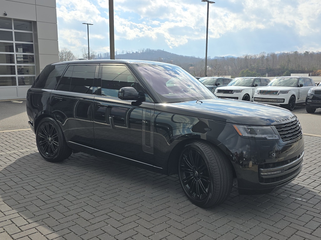 Used 2023 Land Rover Range Rover SE P400 SE SWB