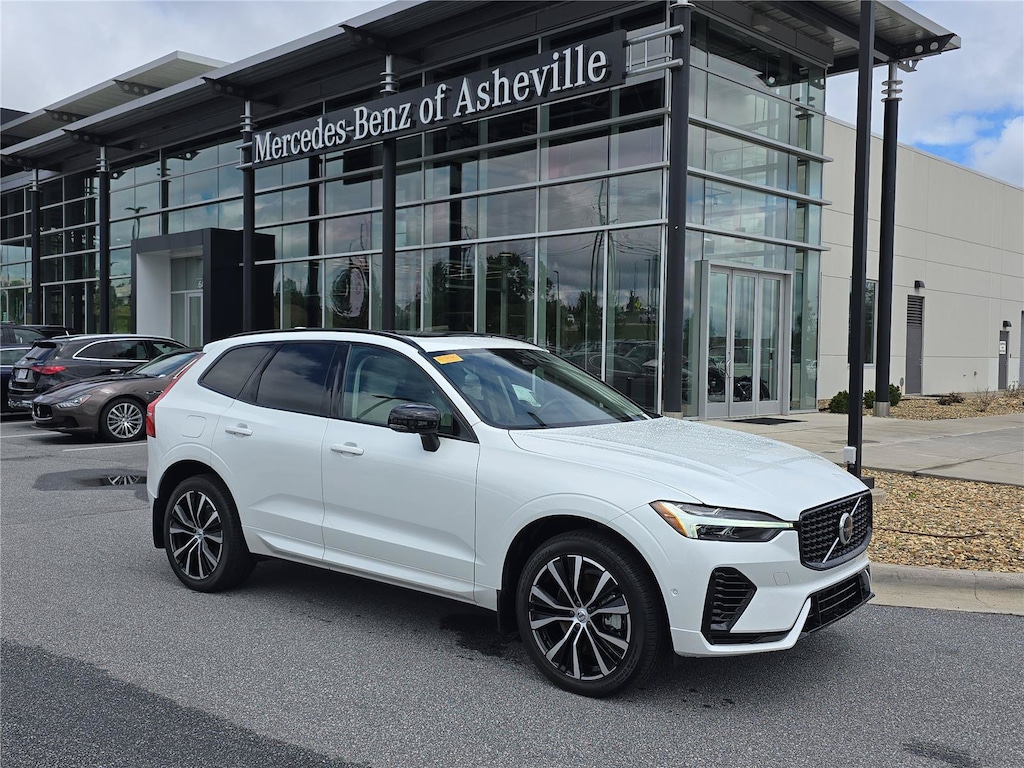 Used 2023 Volvo XC60 Recharge Plug-In Hybrid T8 eAWD PHEV Ultimate Dark Theme