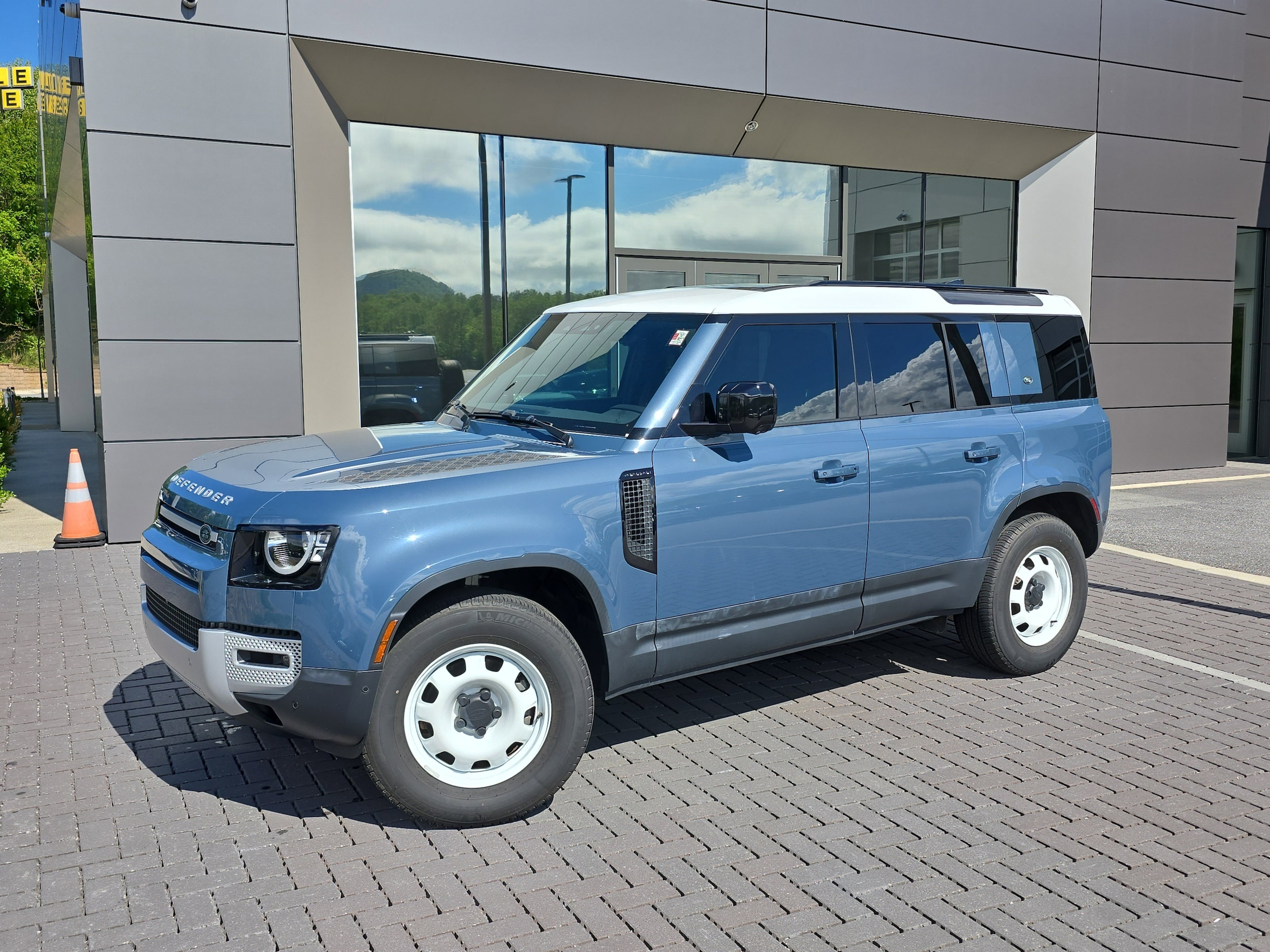2023 Land Rover Defender