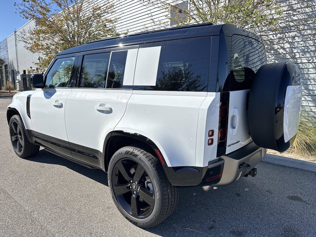 New 2025 Land Rover Defender 110 X-Dynamic SE SUV