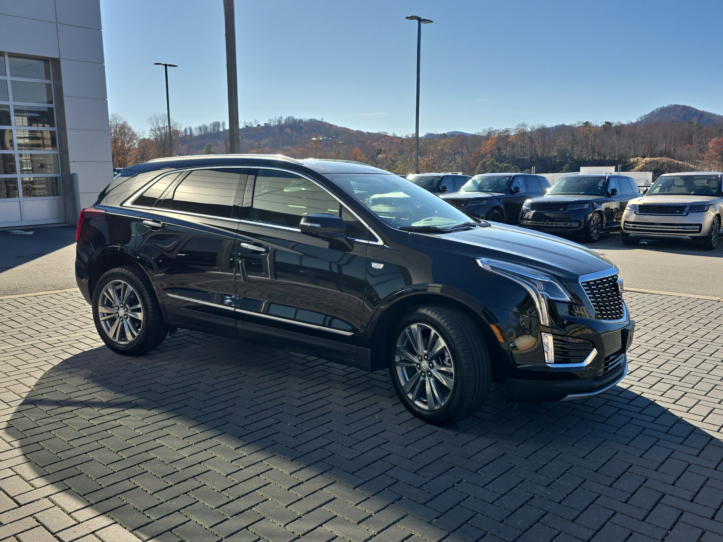2025 Cadillac XT5 Premium Luxury photo 2