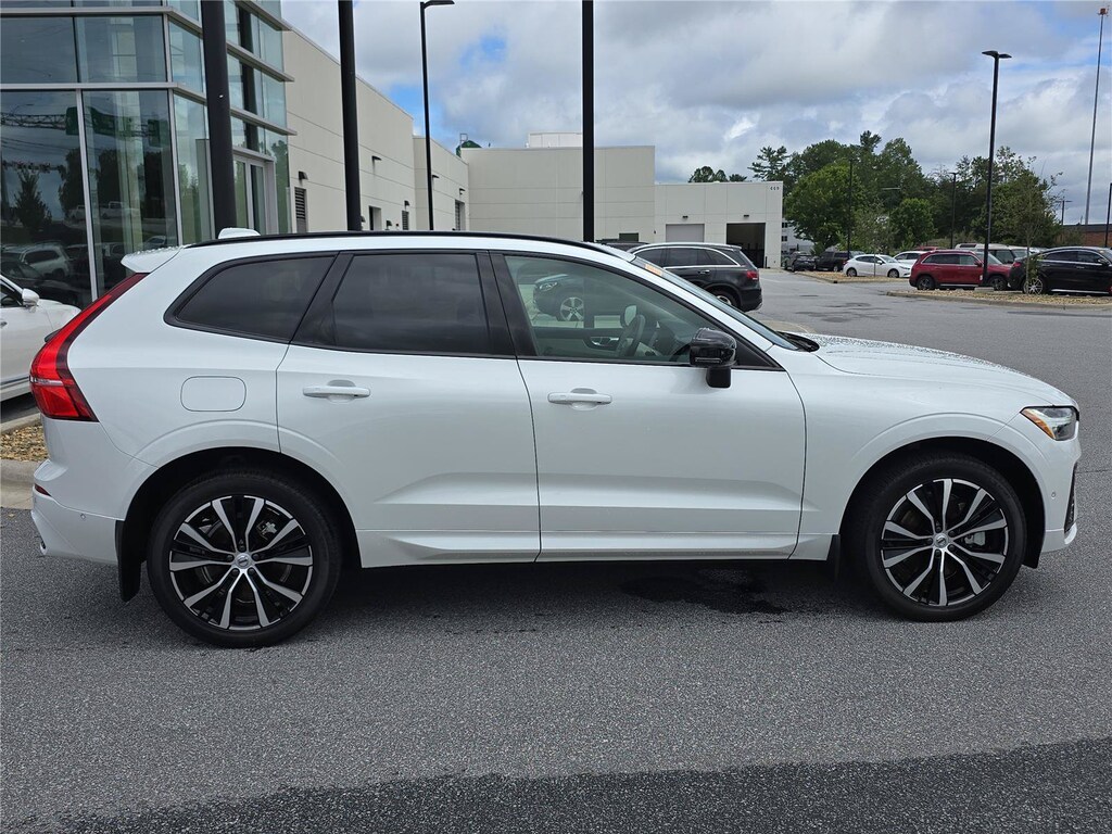 Used 2023 Volvo XC60 Recharge Plug-In Hybrid T8 eAWD PHEV Ultimate Dark Theme