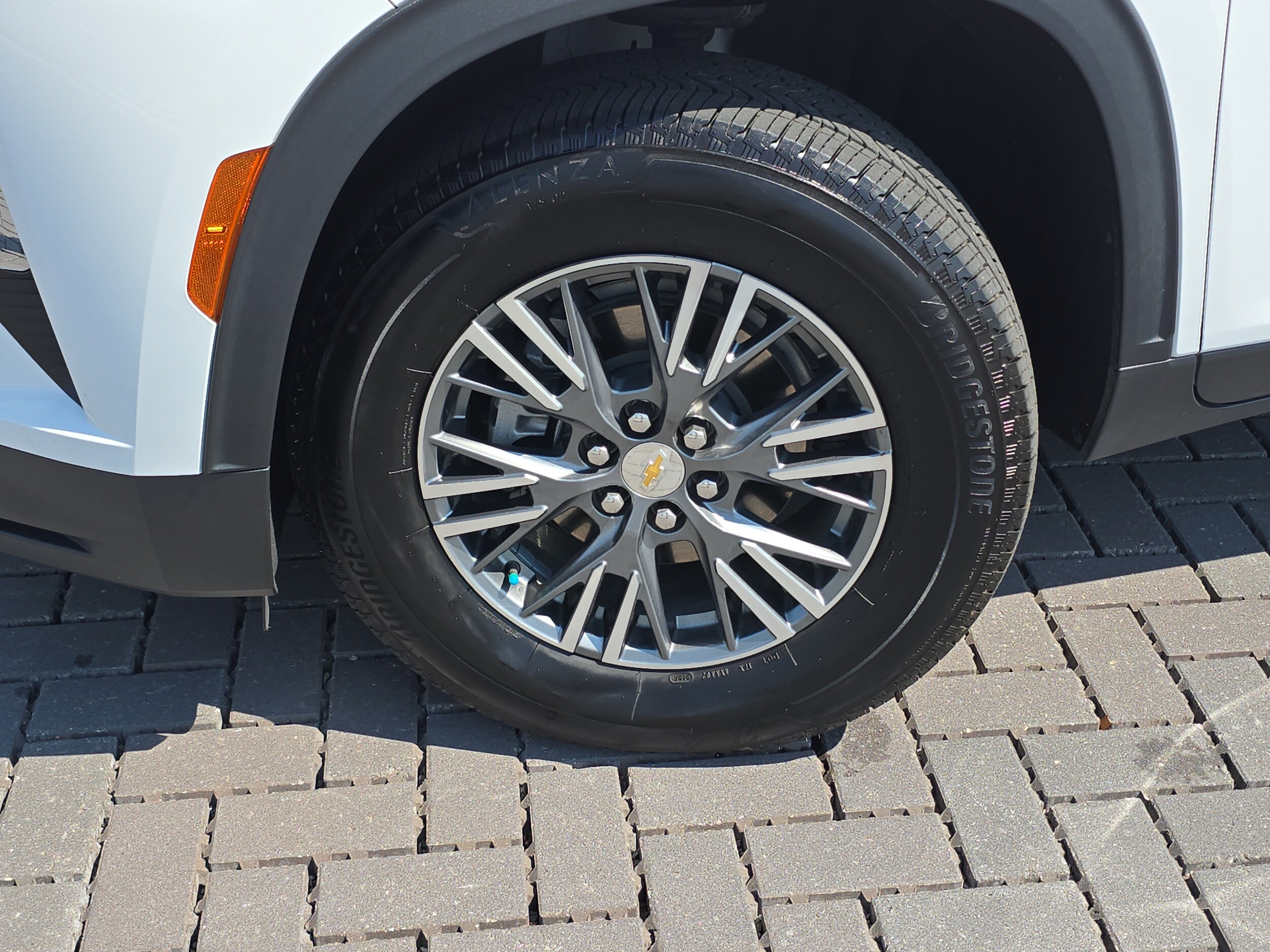 2025 Chevrolet Traverse LT - Photo 10