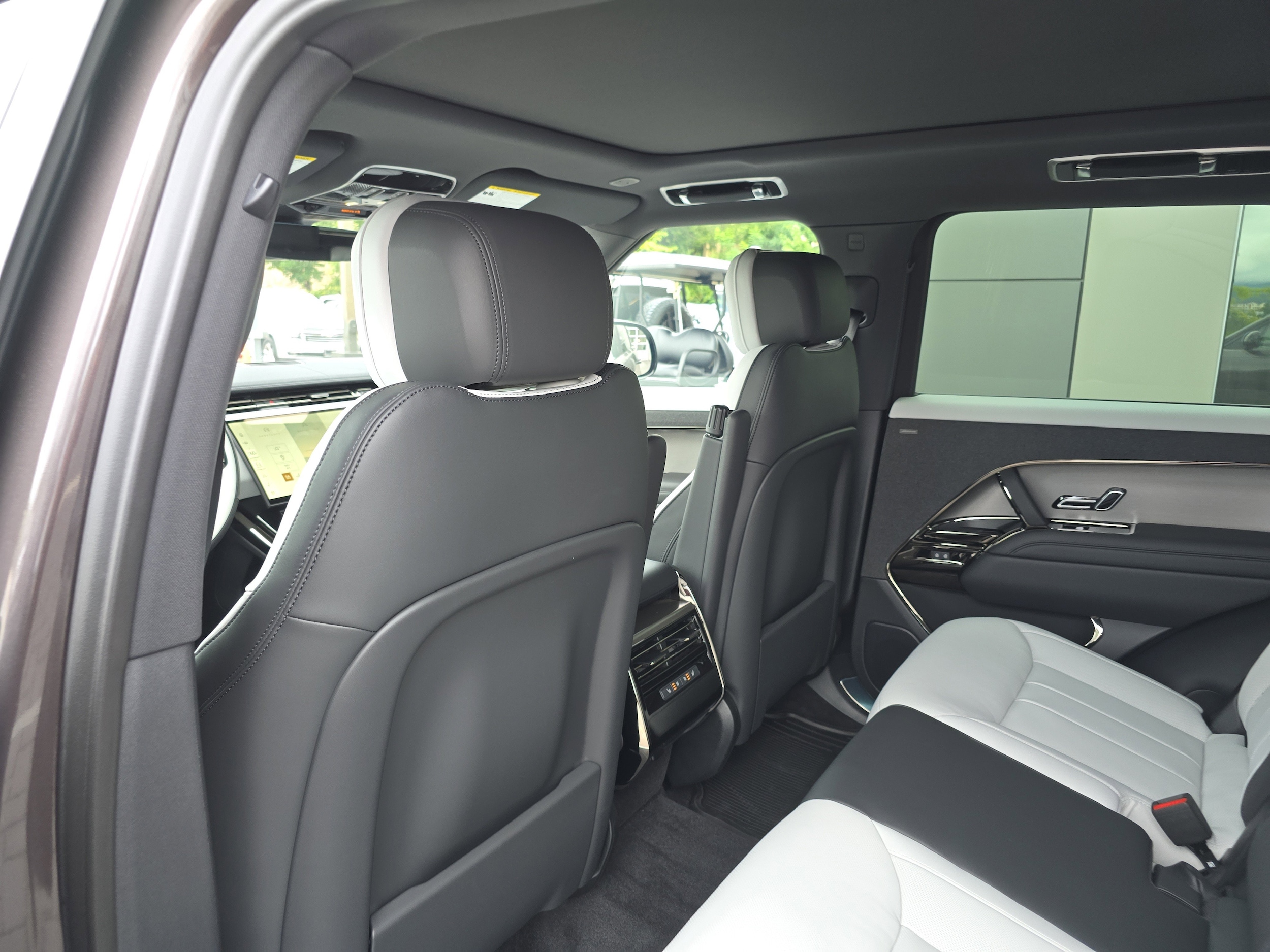 2025 Land Rover Range Rover Sport Dynamic SE - Photo 18