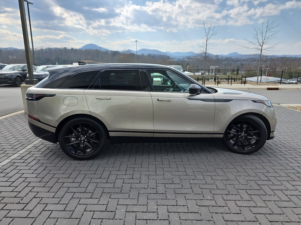New 2026 Land Rover Range Rover Velar Dynamic SE