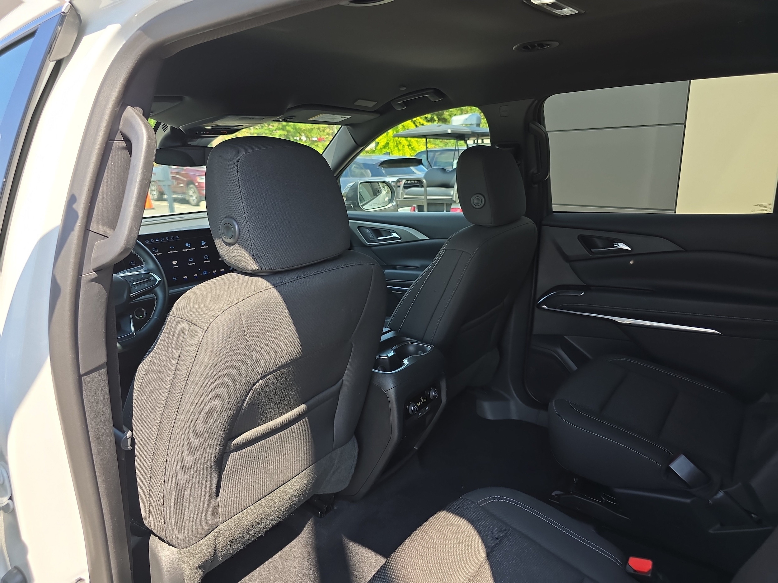 2025 Chevrolet Traverse LT - Photo 16