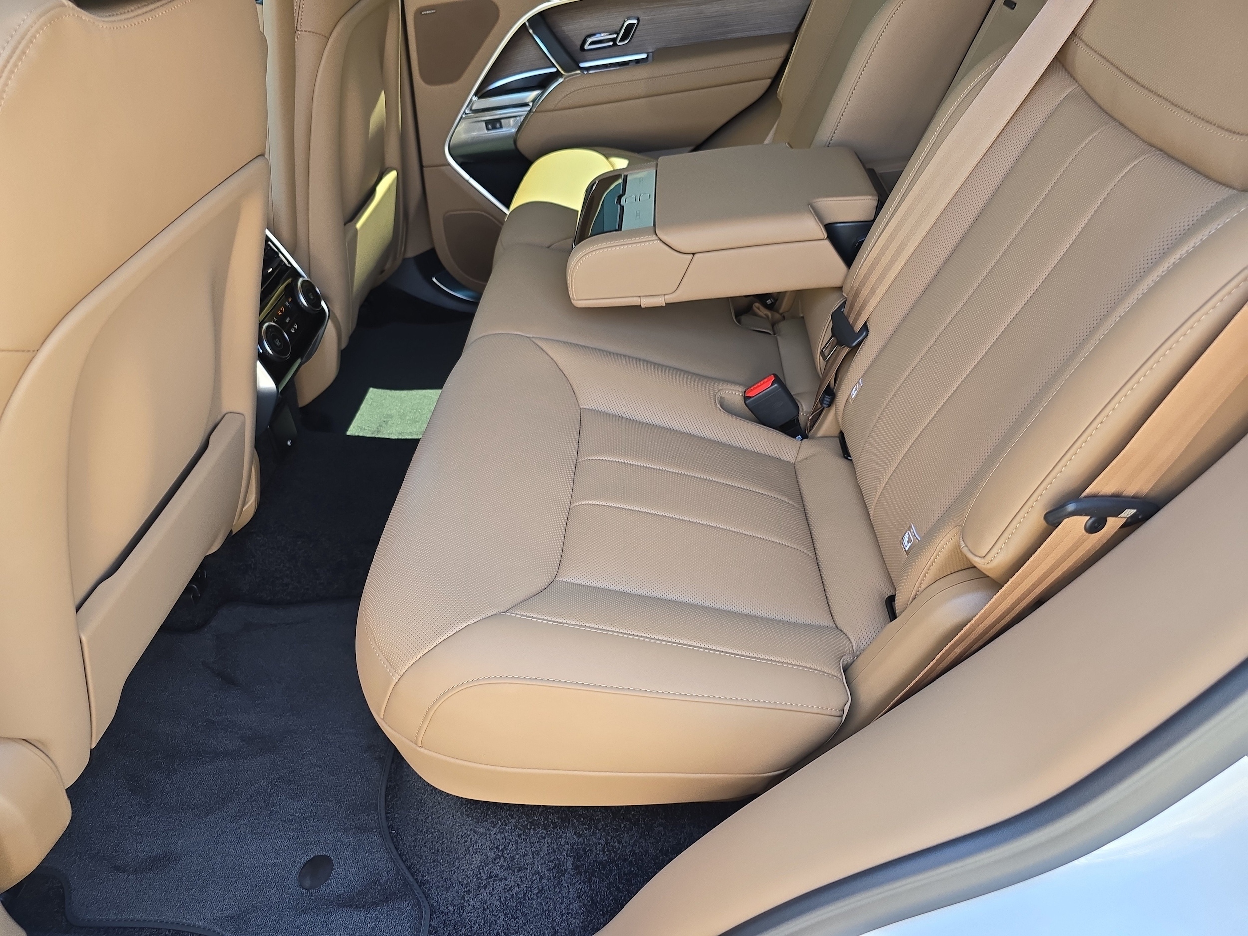 2026 Land Rover Range Rover SE - Photo 15