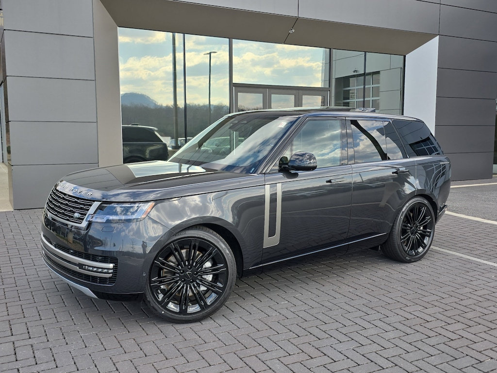 New 2026 Land Rover Range Rover SE SUV