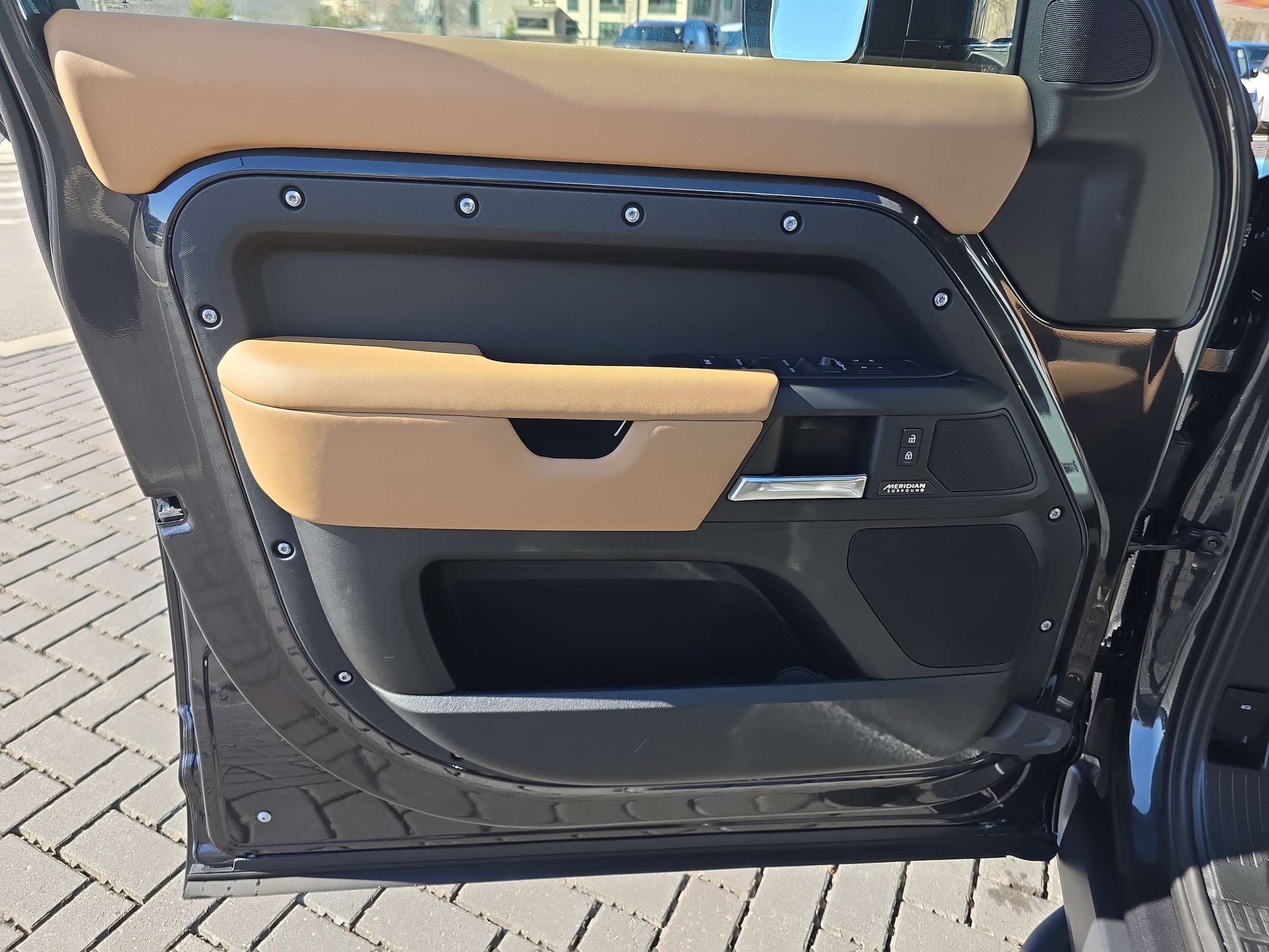 2026 Land Rover Defender X-Dynamic SE - Photo 19