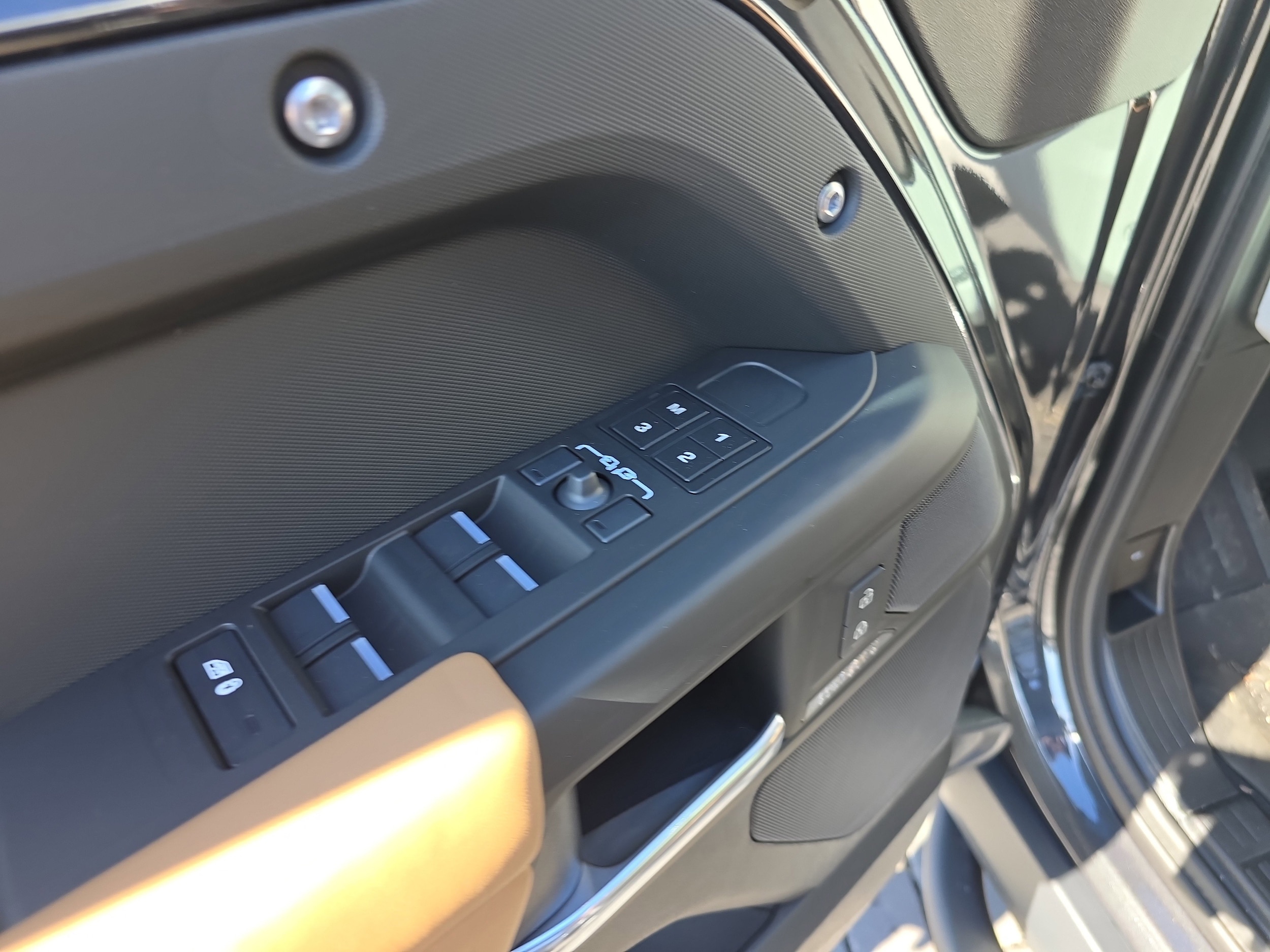 2026 Land Rover Defender X-Dynamic SE - Photo 20