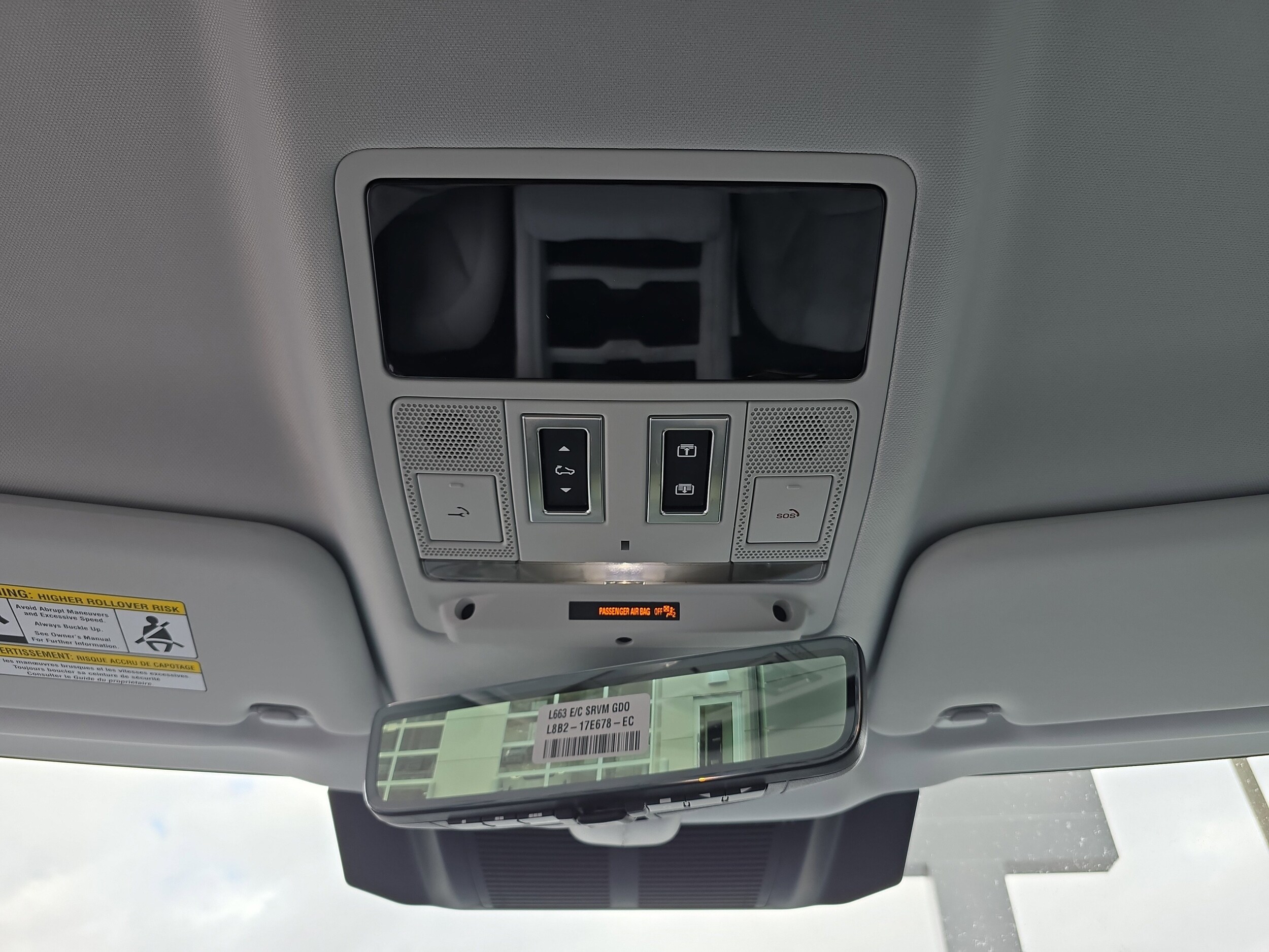2026 Land Rover Defender X-Dynamic SE - Photo 26