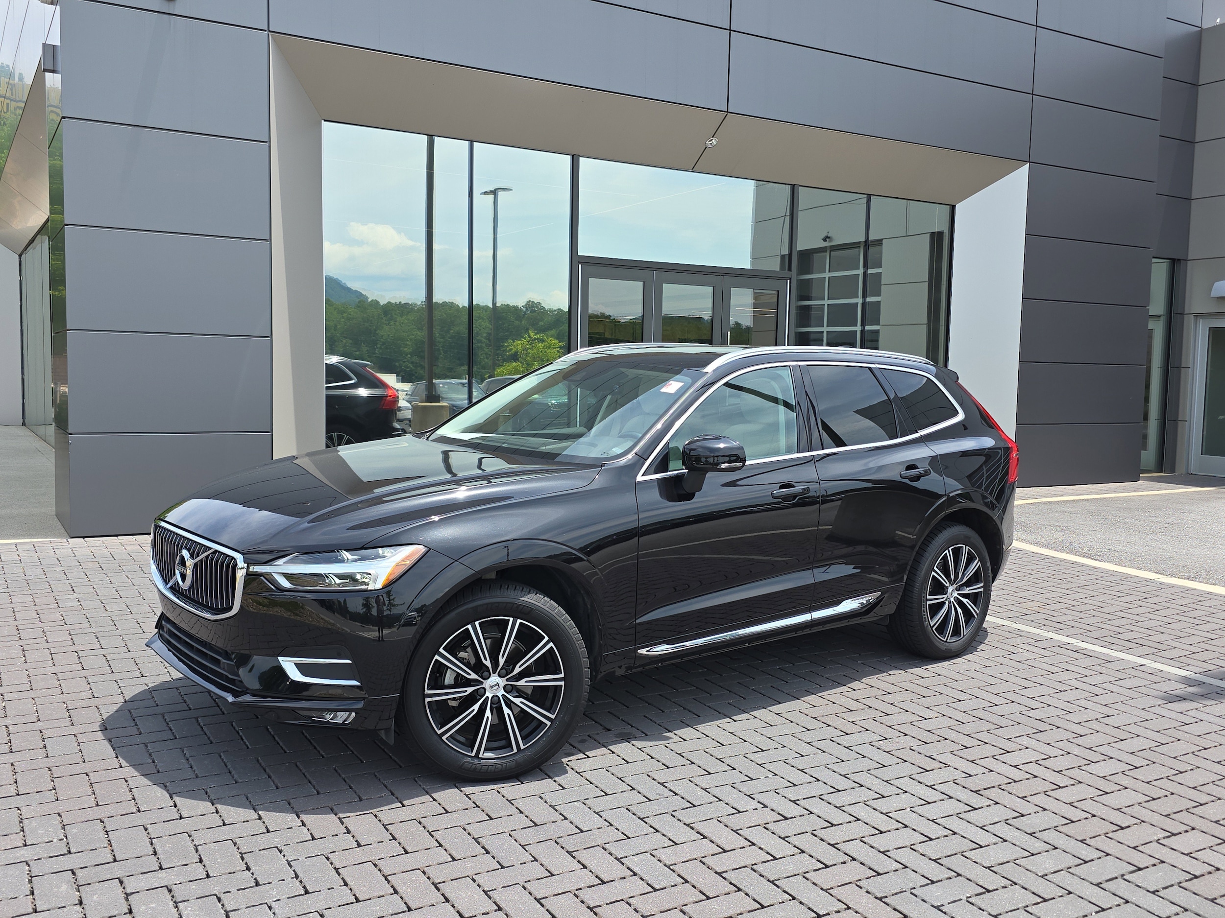 2020 Volvo XC60 T5 Inscription AWD's photo