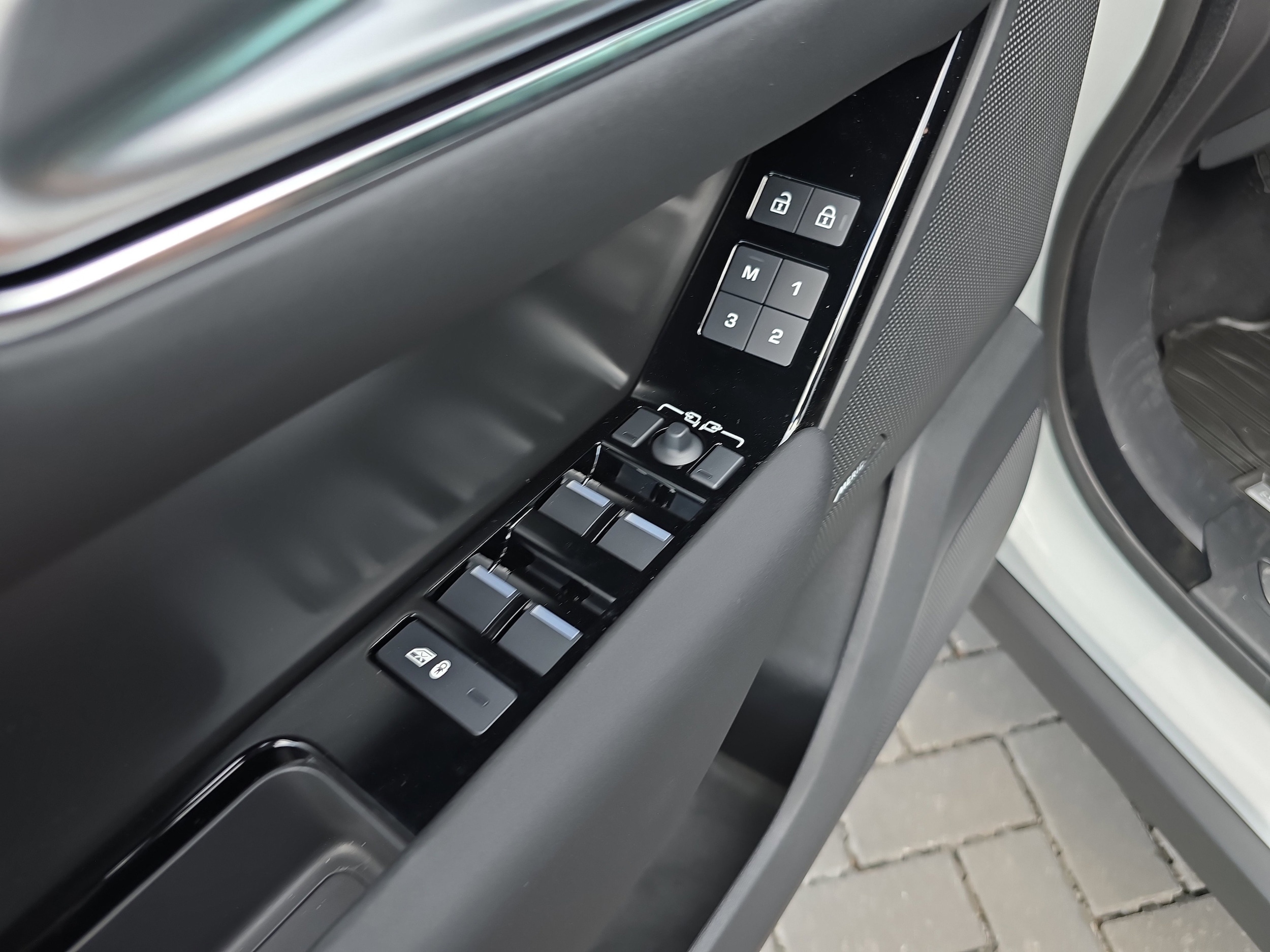 2026 Land Rover Range Rover Velar S - Photo 21
