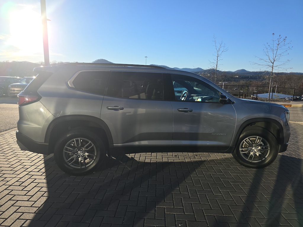 Used 2025 GMC Acadia FWD Elevation FWD Elevation