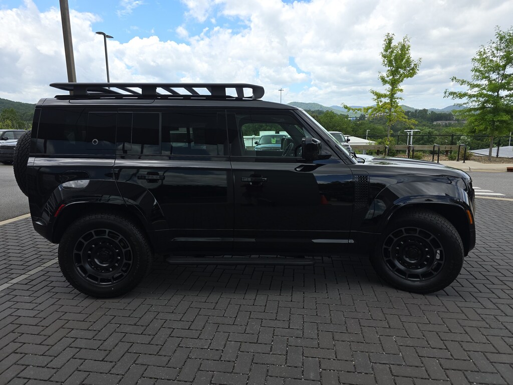 New 2026 Land Rover Defender 110 Octa Black Defender 110 Octa Black SUV