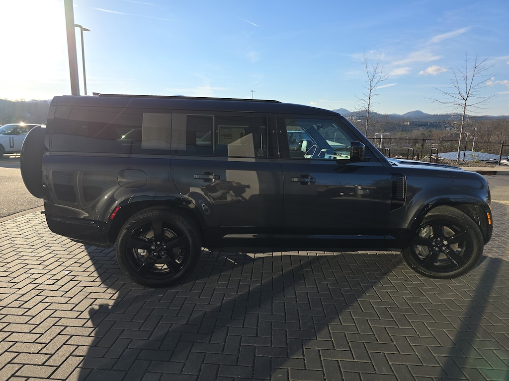 New 2026 Land Rover Defender 130 X-Dynamic SE SUV