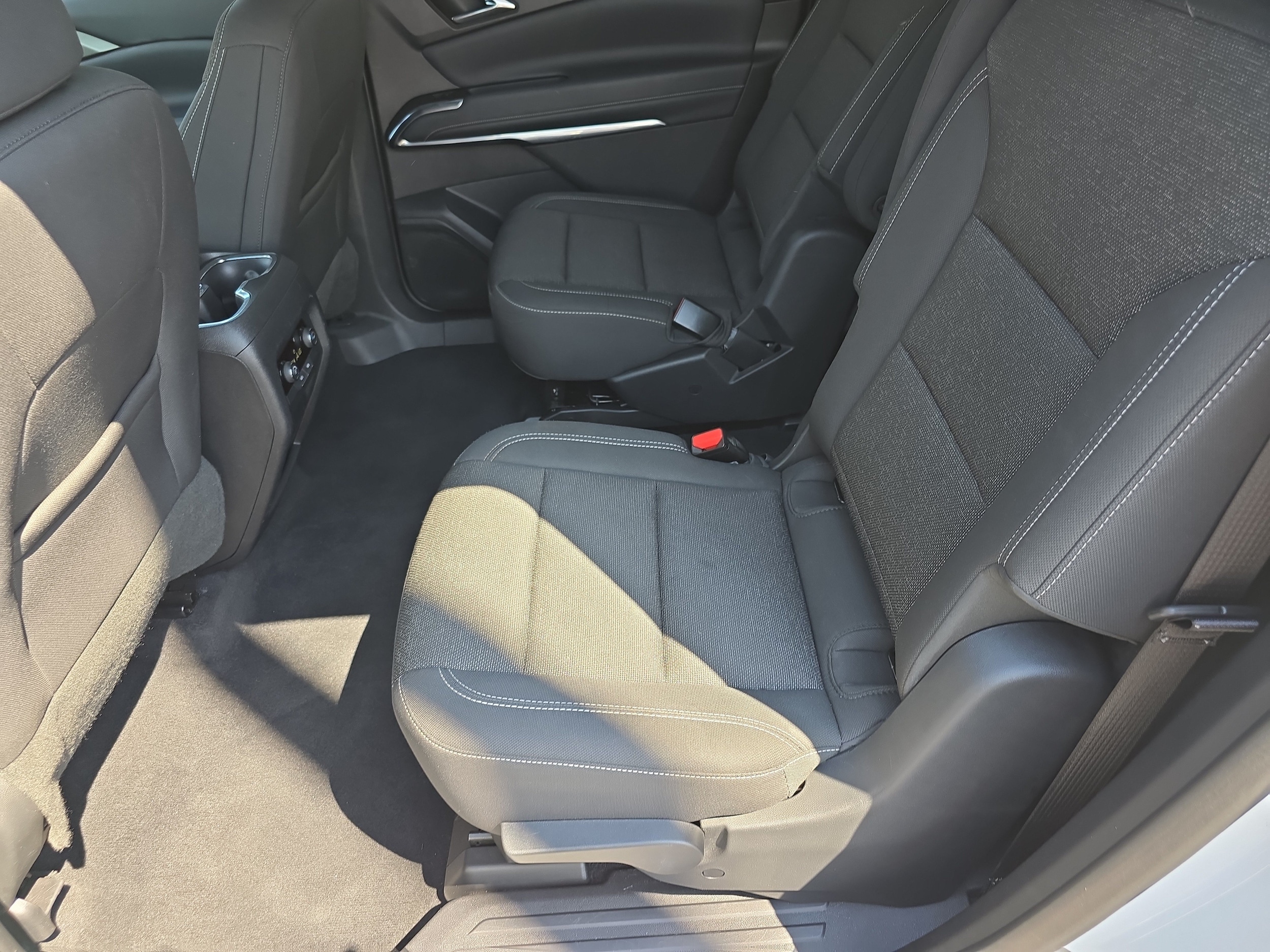 2025 Chevrolet Traverse LT - Photo 15
