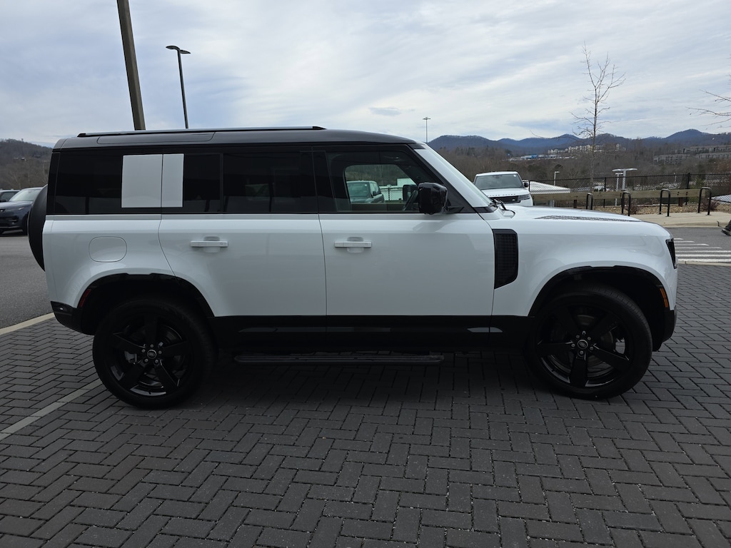 New 2025 Land Rover Defender 110 X-Dynamic SE SUV