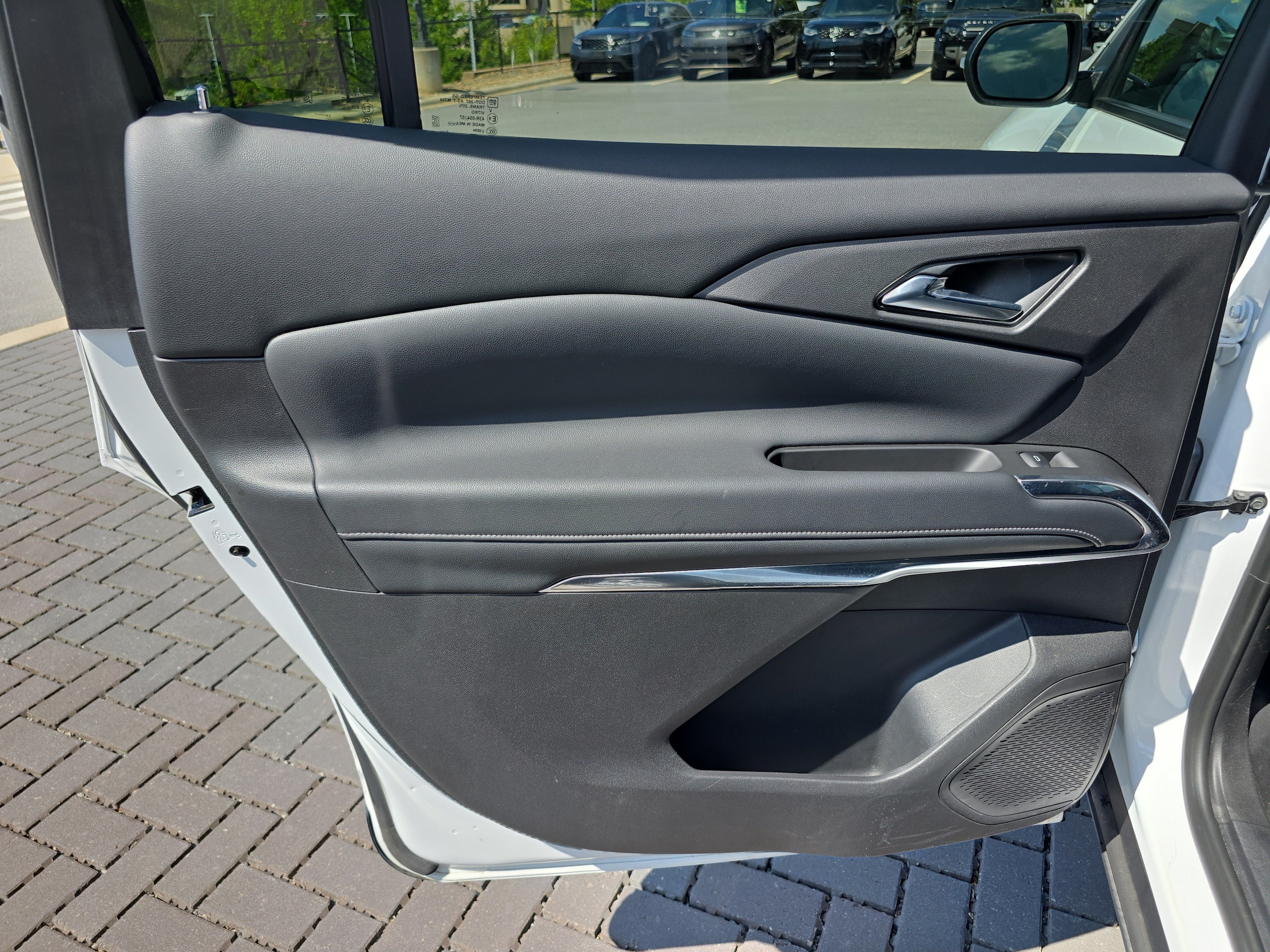 2025 Chevrolet Traverse LT - Photo 13