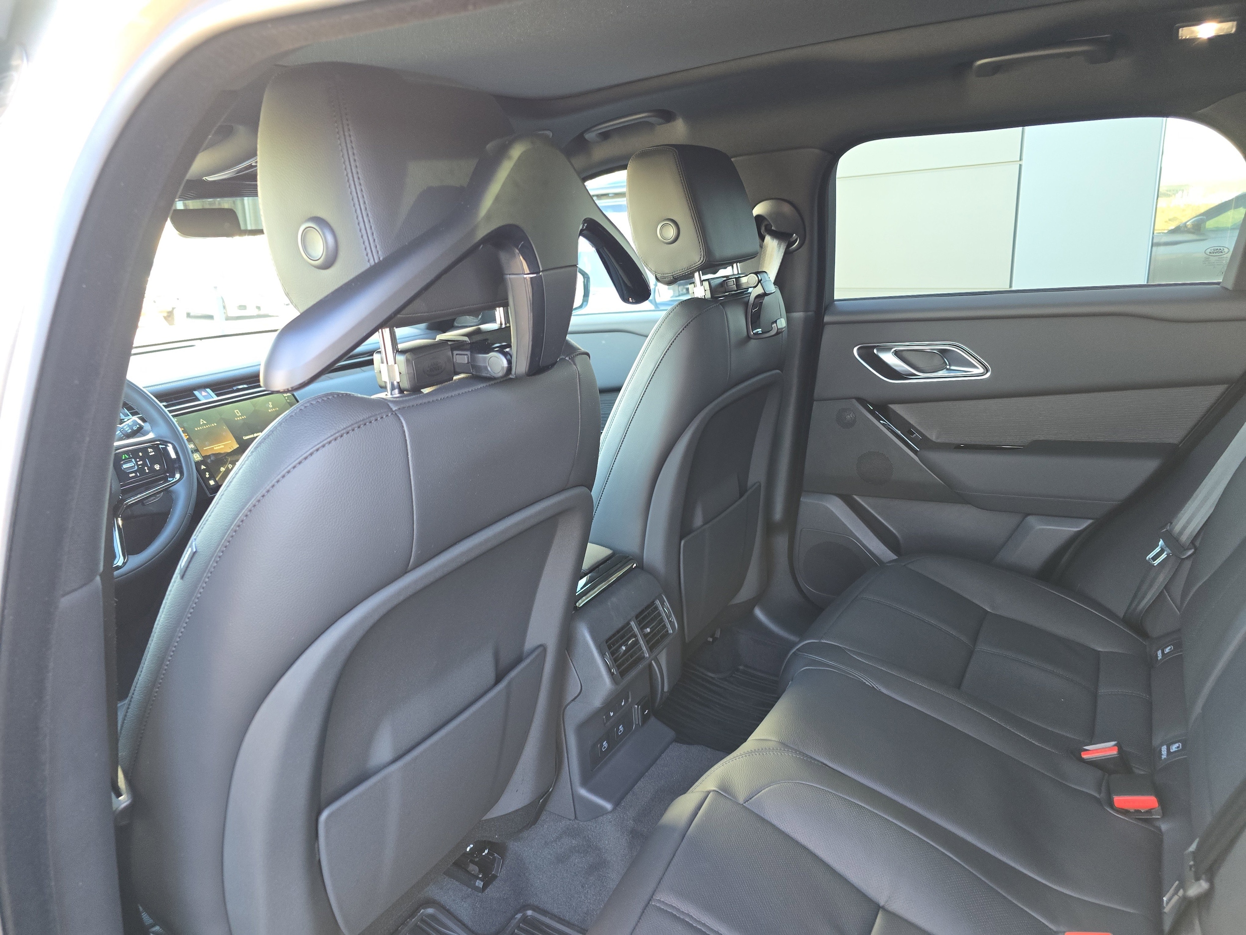 2026 Land Rover Range Rover Velar Dynamic SE - Photo 18