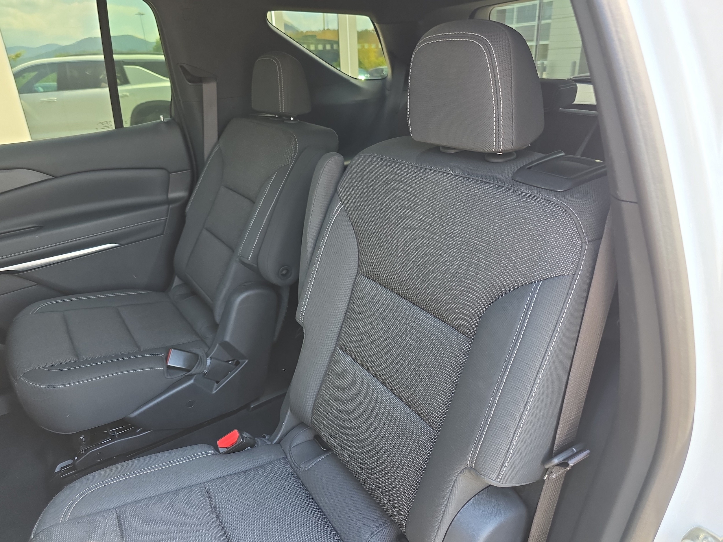 2025 Chevrolet Traverse LT - Photo 14
