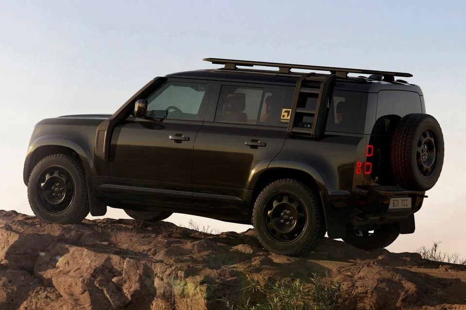 2027 Land Rover Defender 110 exterior image