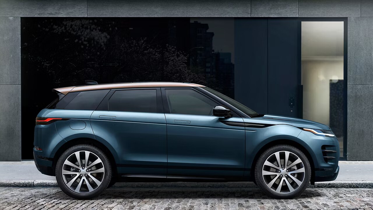 2025-land-rover-range-rover-evoque-profile-pose.png