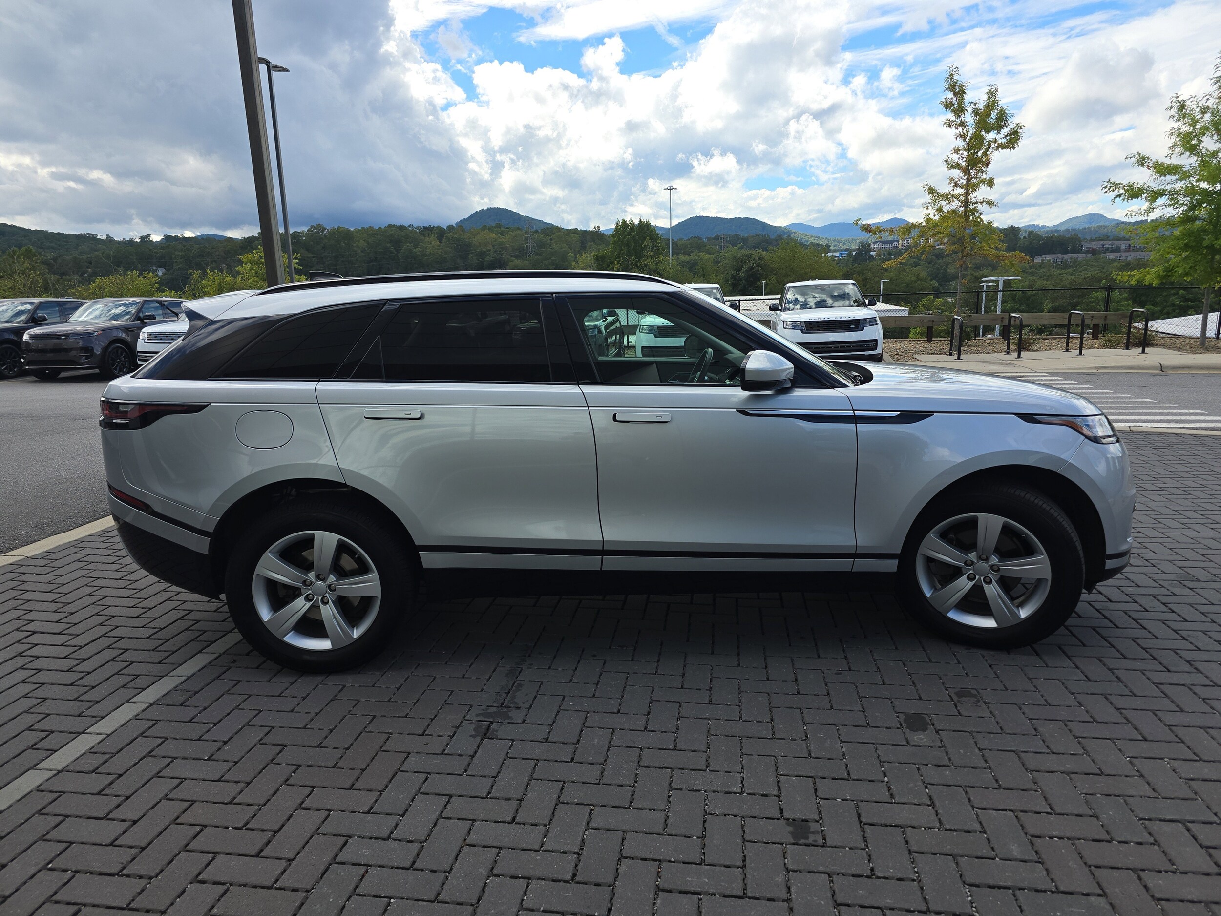 2020 Land Rover Range Rover Velar S photo 4