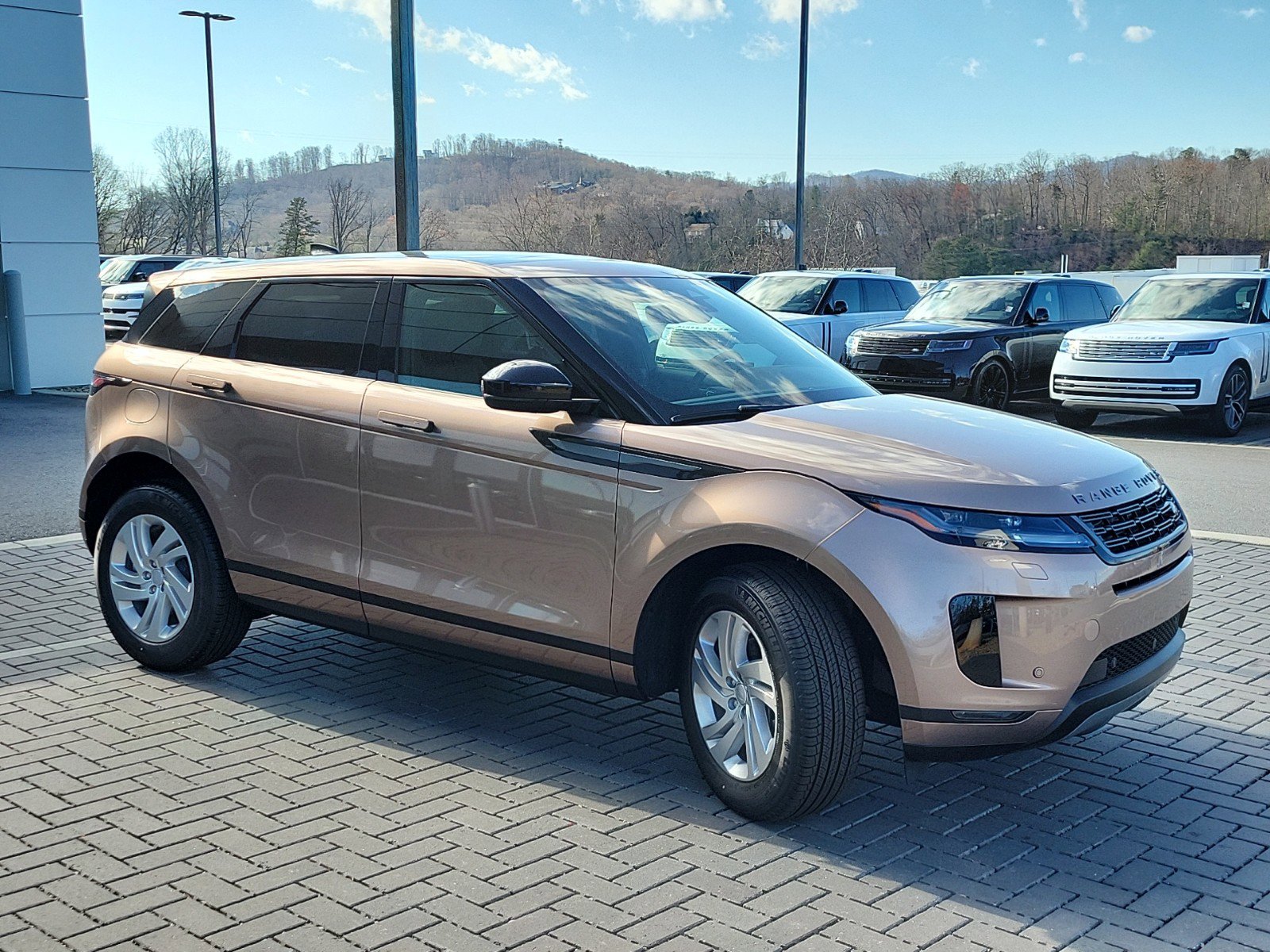 2025 Land Rover Range Rover Evoque S photo 3