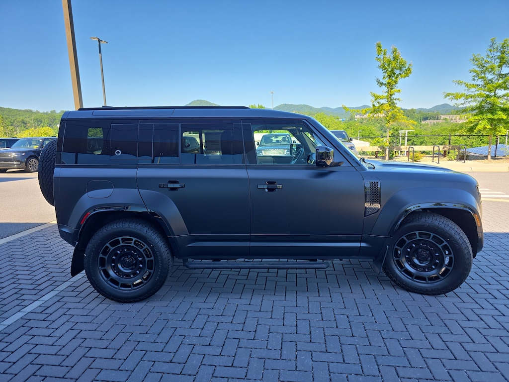 New 2026 Land Rover Defender 110 Octa Black Defender 110 Octa Black SUV