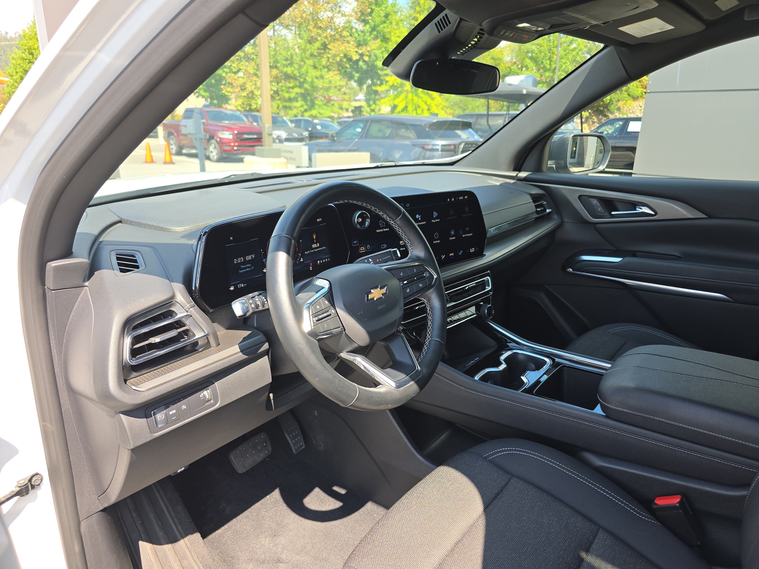 2025 Chevrolet Traverse LT - Photo 22