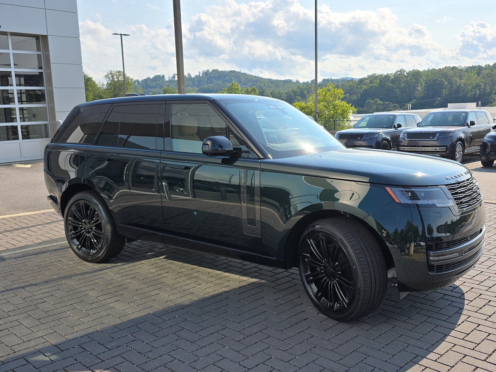 New 2026 Land Rover Range Rover SE SUV