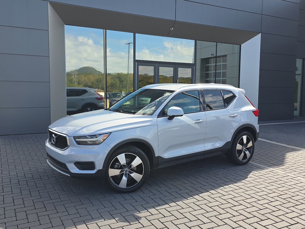 Used 2020 Volvo XC40 Momentum T5 AWD Momentum