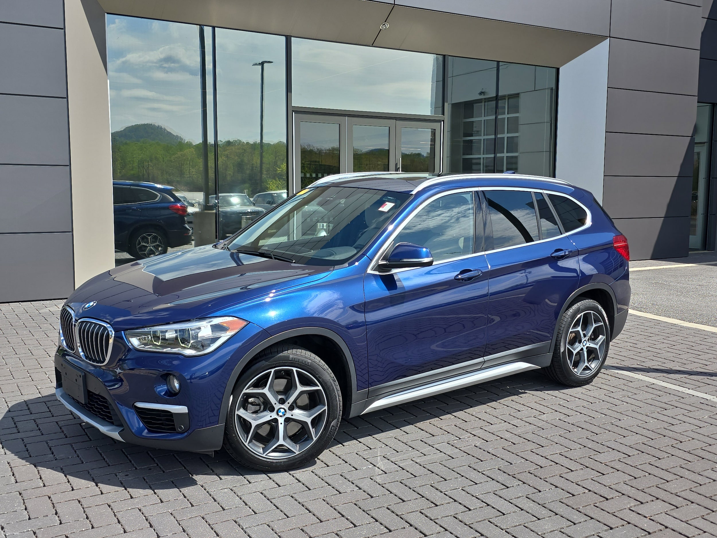 2019 BMW X1 28i