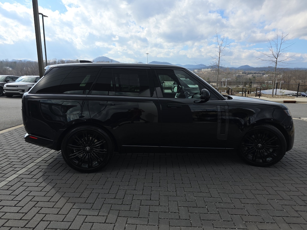 Used 2023 Land Rover Range Rover SE P400 SE SWB